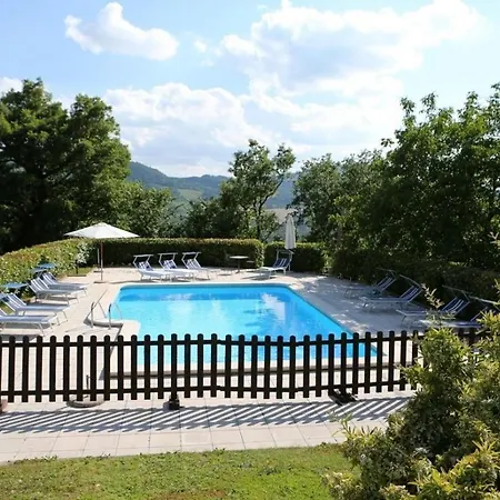 Sleeps 2 Pool Wifi T762444 Appartamento *